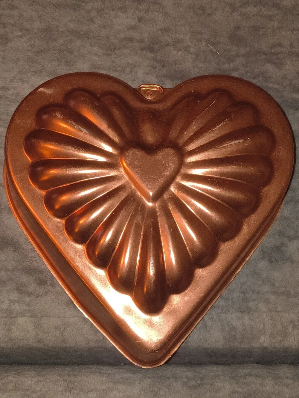 Copper Heart-Shaped Cake Pan - Decorative Baking Mold